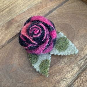 Welsh woolen rose pin